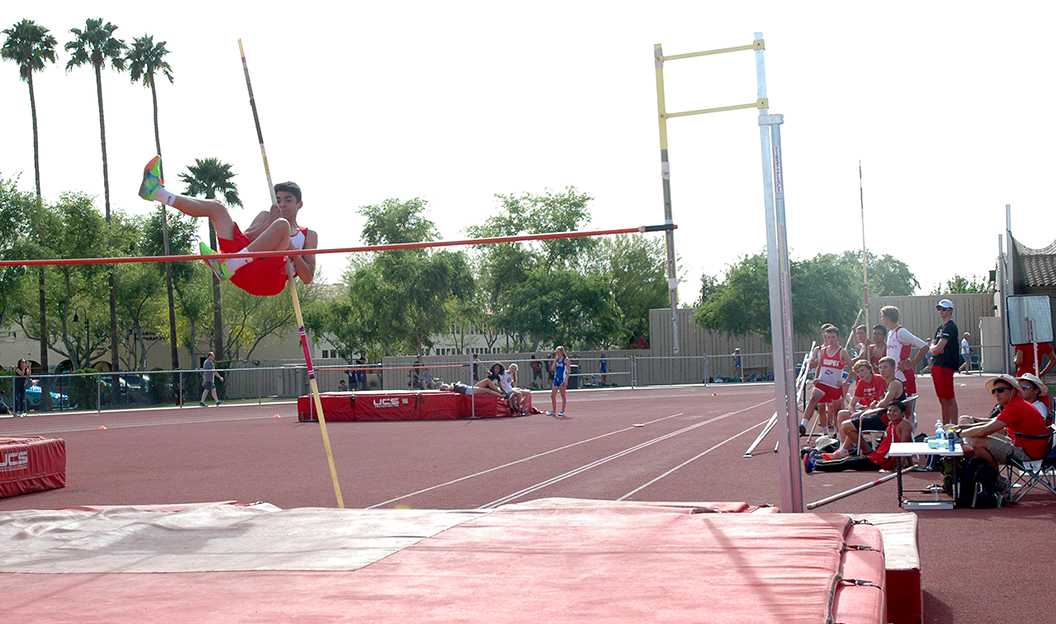 Photo+by+Andrew+Brown+%E2%80%9918+-+Braden+Elis+%E2%80%9919+pole+vaults+at+Brophy+Sports+Complex+after+school%2C+Monday%2C+April+11.+Many+freshman+have+steppe+up+this+year+to+fill+the+gap+in+varsity+that+was+left+by+last+year%E2%80%99s+seniors.