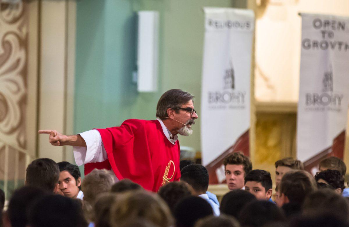 Ruhls homily inspires students on campus