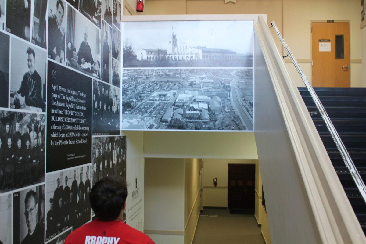 Photo by Edwin Perez ‘18| A student looks onto the Brophy Graphic in Brophy Hall on October 19th, 2017.